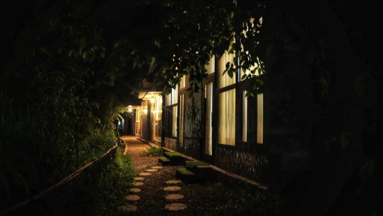 Arayam Bhimtal Hotel Bhowali ภายนอก รูปภาพ